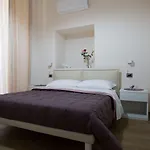 Musto & 4* נאפולי