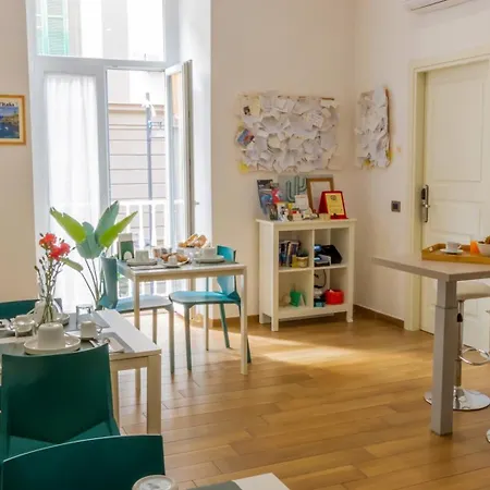 Musto & 4* Νάπολη