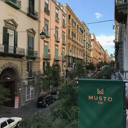 Musto & 4*